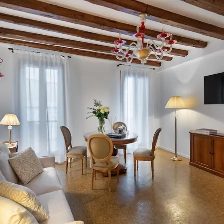 Casanova Fenice - Canal View * Velence