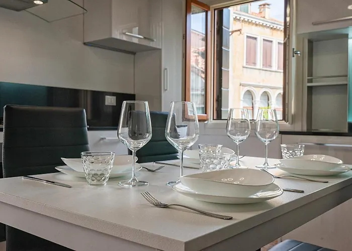 Casanova Fenice - Canal View * 威尼斯